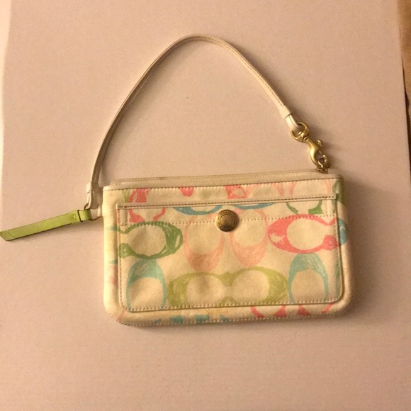 Coach Rainbow 🌈 signature Wristlet 🍒❤️ vintage - Picture 2 of 9